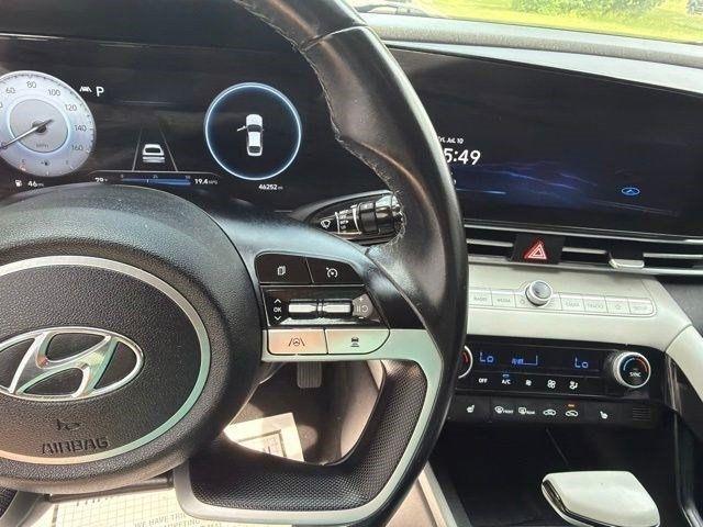 Hyundai Elantra  2023