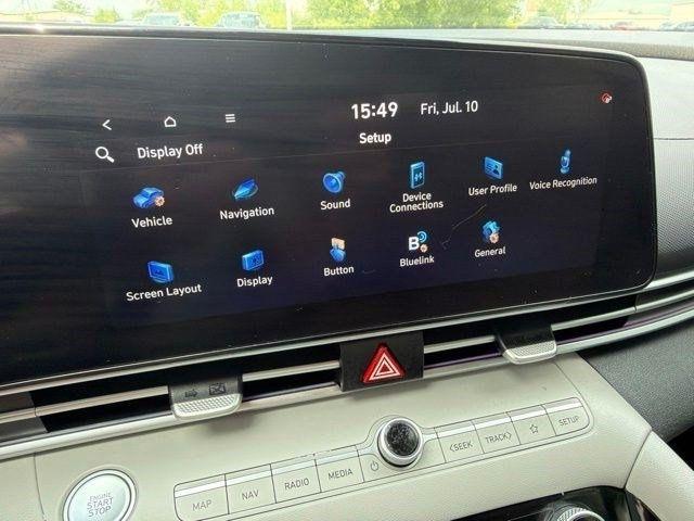Hyundai Elantra  2023