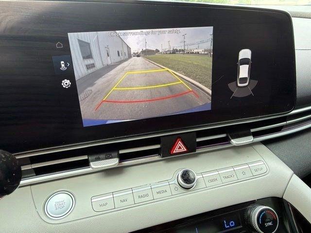Hyundai Elantra  2023