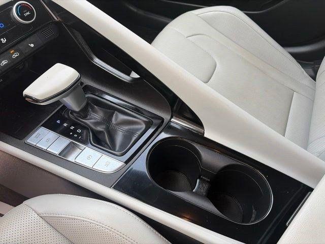 Hyundai Elantra  2023