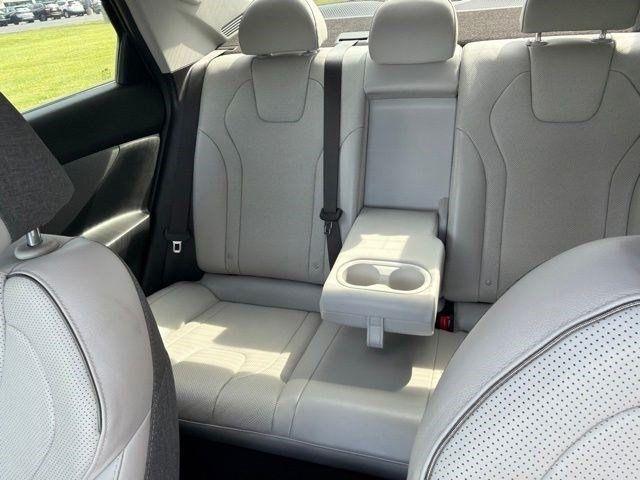 Hyundai Elantra  2023