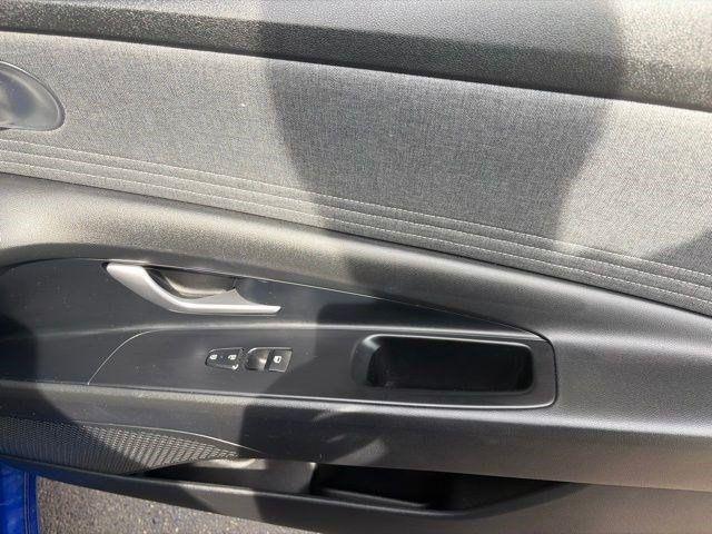 Hyundai Elantra  2023