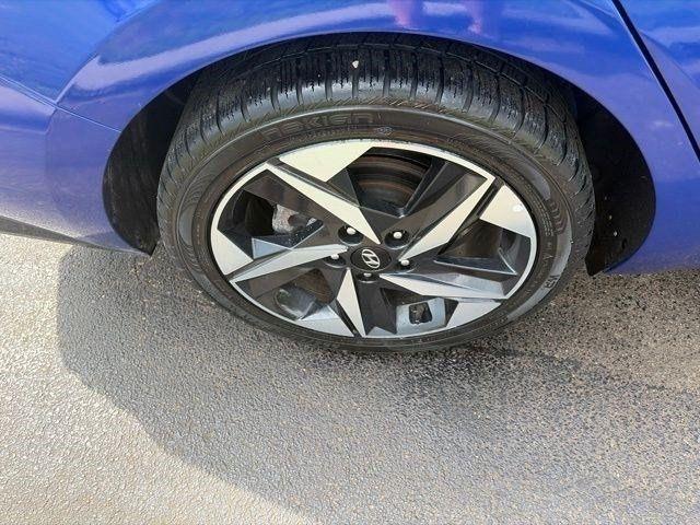 Hyundai Elantra  2023