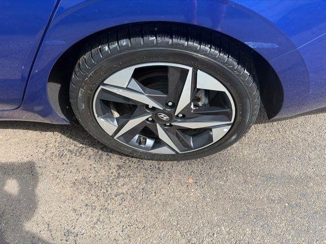 Hyundai Elantra  2023
