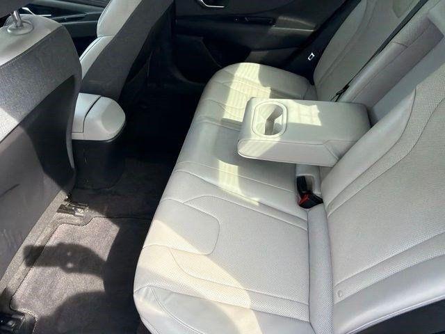 Hyundai Elantra  2023
