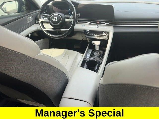 Hyundai Elantra  2023
