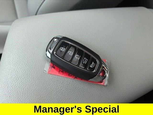 Hyundai Elantra  2023