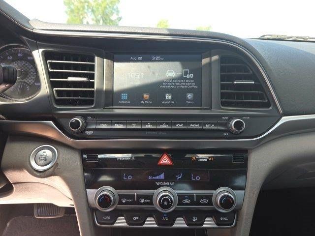Hyundai Elantra  2019