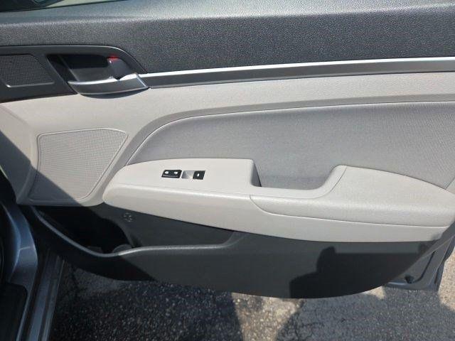 Hyundai Elantra  2019