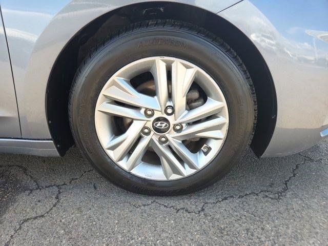 Hyundai Elantra  2019