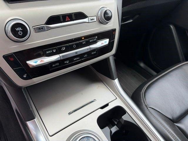 Ford Explorer XLT 4WD 2022