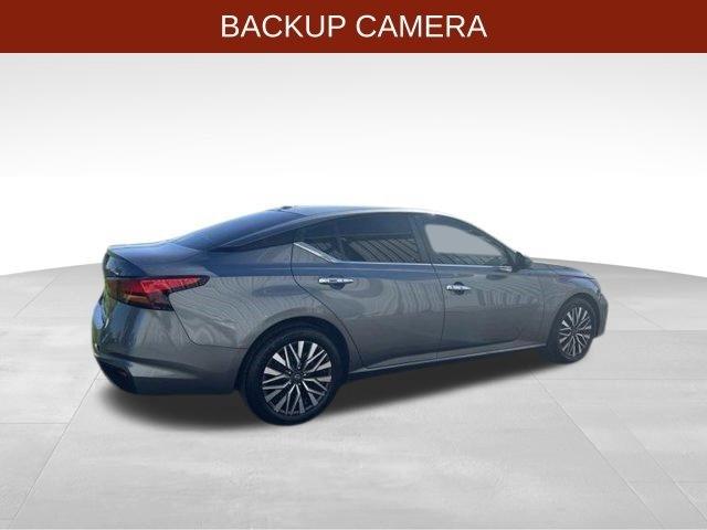 Nissan Altima  2023
