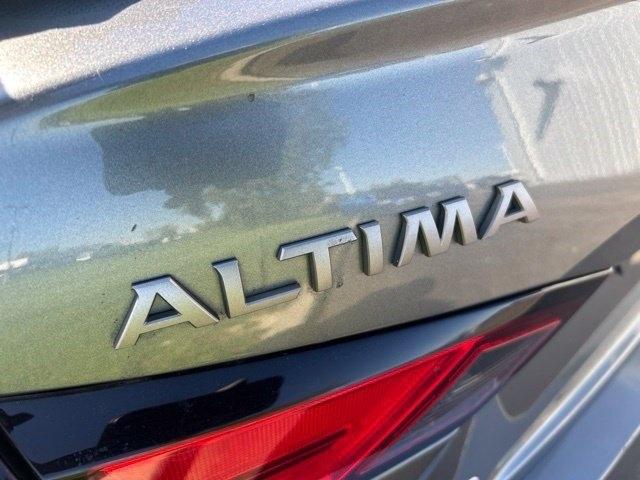 Nissan Altima  2023