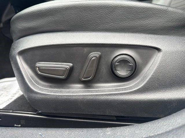 Toyota Camry  2023