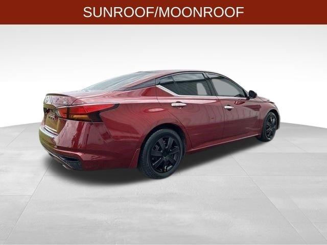 Nissan Altima  2021