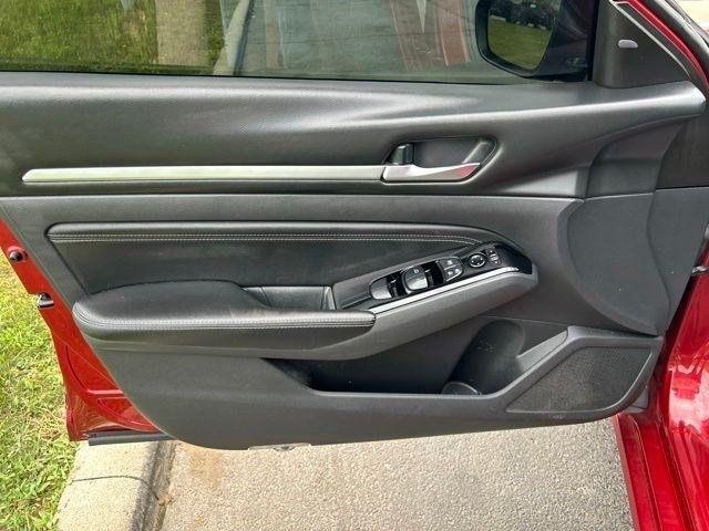 Nissan Altima  2021