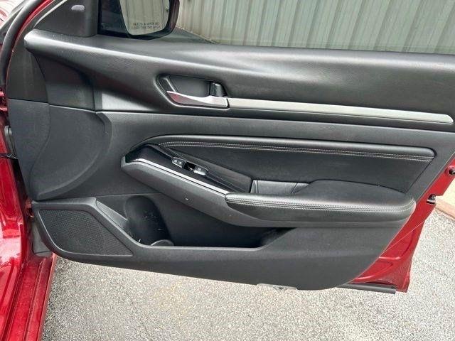 Nissan Altima  2021