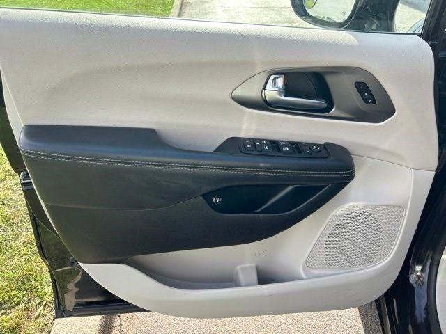 Chrysler Pacifica Hybrid  2024
