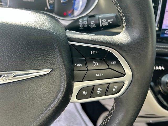 Chrysler Pacifica Hybrid  2024