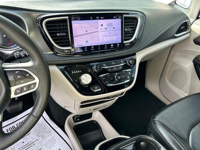 Chrysler Pacifica Hybrid  2024