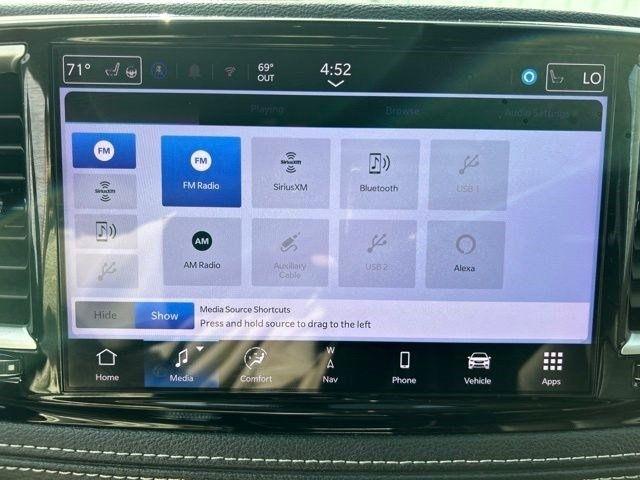 Chrysler Pacifica Hybrid  2024