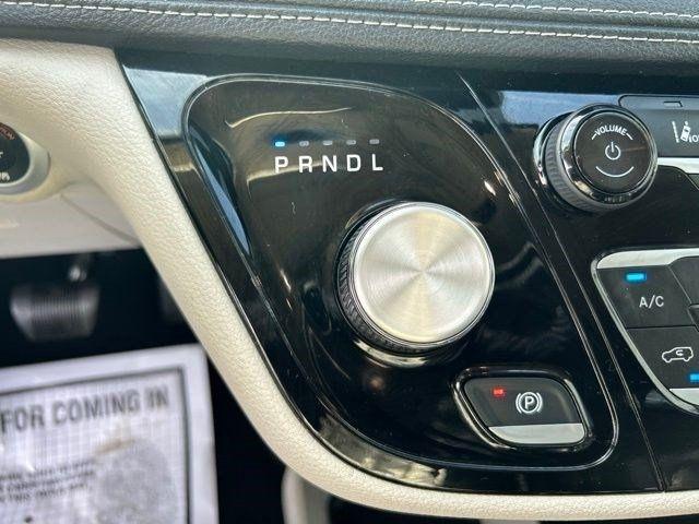 Chrysler Pacifica Hybrid  2024