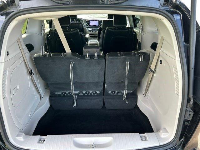 Chrysler Pacifica Hybrid  2024