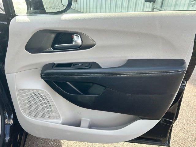 Chrysler Pacifica Hybrid  2024