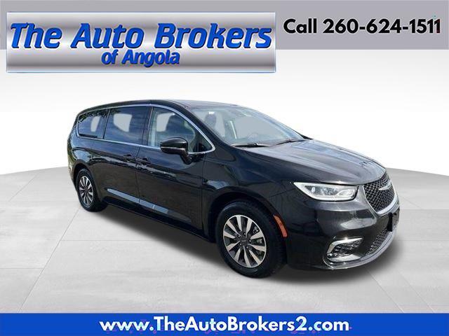 2024 Chrysler Pacifica Hybrid Select