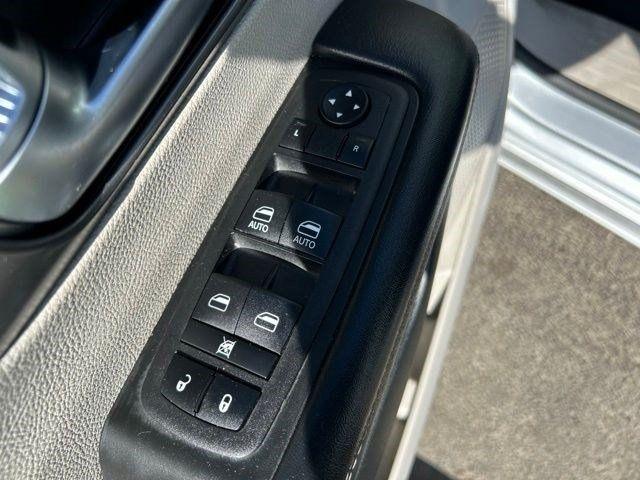Chrysler Pacifica Hybrid  2023