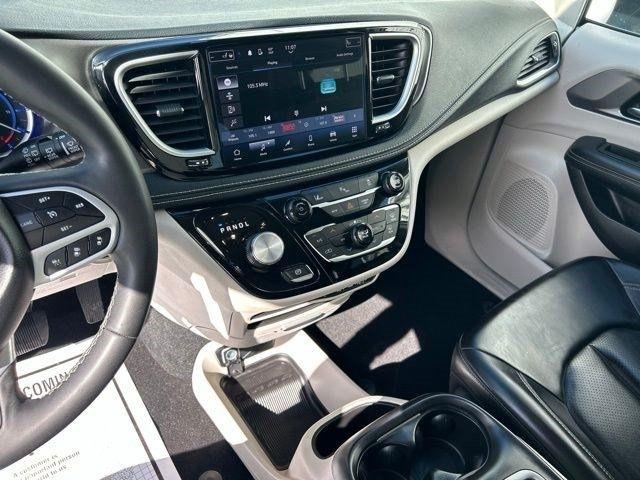 Chrysler Pacifica Hybrid  2023