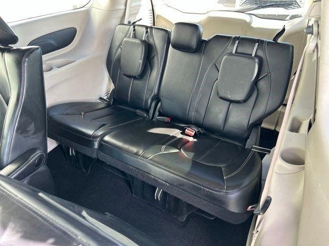 Chrysler Pacifica Hybrid  2023