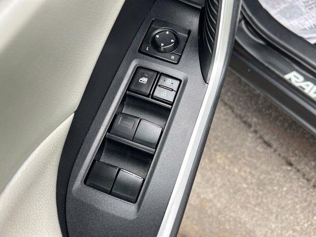 Toyota RAV4  2021