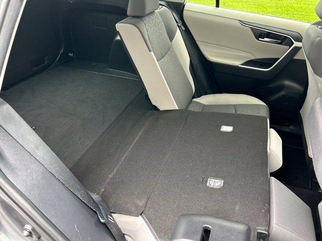 Toyota RAV4  2021