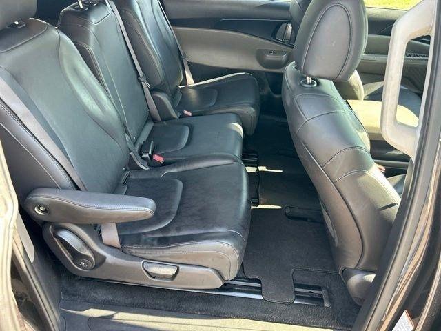 Kia Carnival  2025