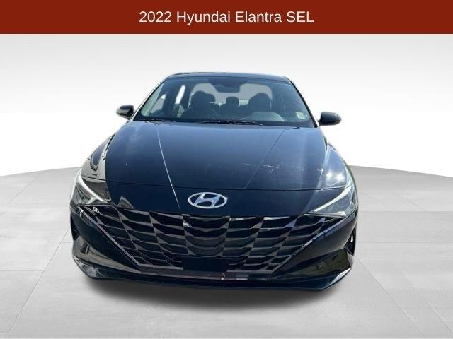 Hyundai Elantra  2022