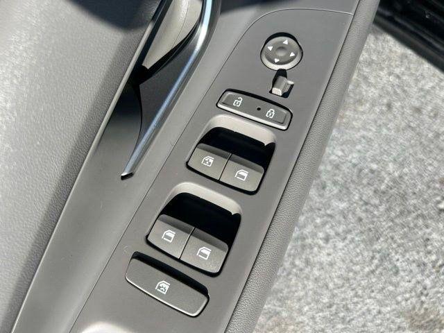 Hyundai Elantra  2022