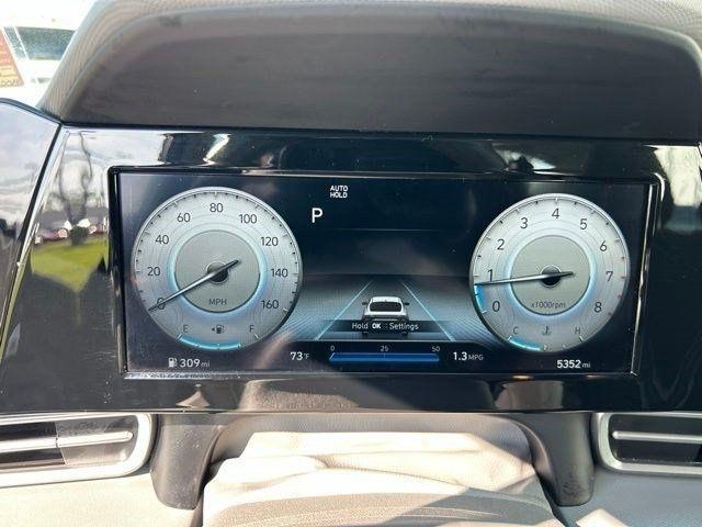 Hyundai Elantra  2022