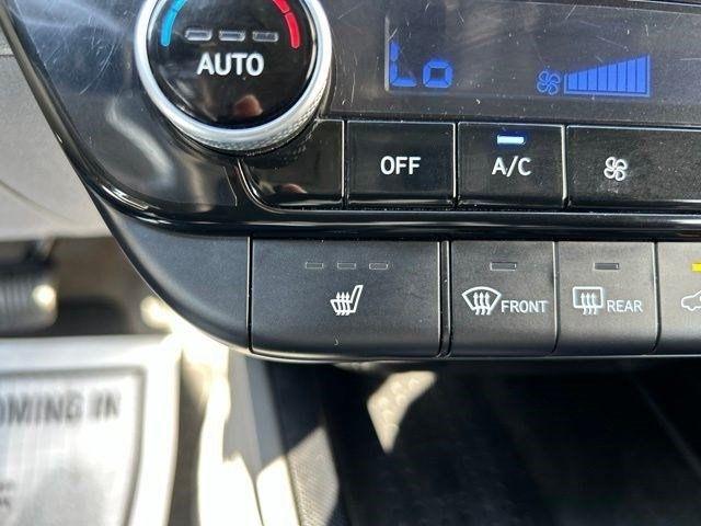 Hyundai Elantra  2022