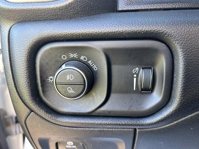 RAM 1500 Big Horn Crew Cab SWB 4WD 2023