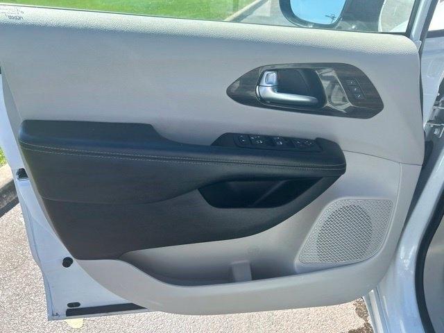 Chrysler Pacifica Limited FWD 2023