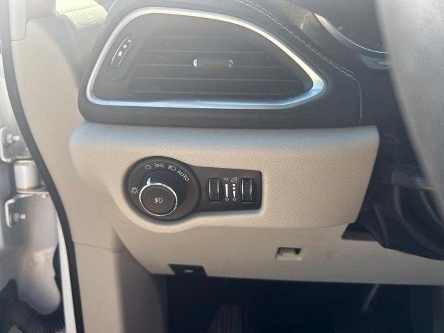 Chrysler Pacifica Limited FWD 2023