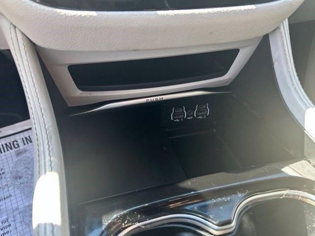 Chrysler Pacifica Limited FWD 2023