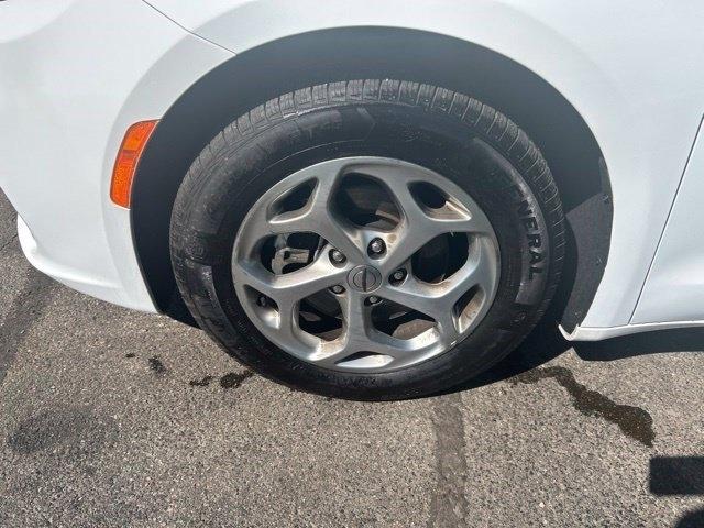 Chrysler Pacifica Limited FWD 2023