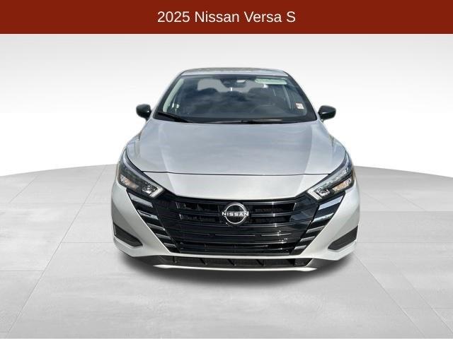 Nissan Versa S CVT 2025