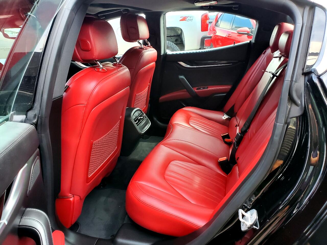 Maserati Ghibli S Q4 3.0L 2017 Maserati Ghibli S Q4 3.0L 2017