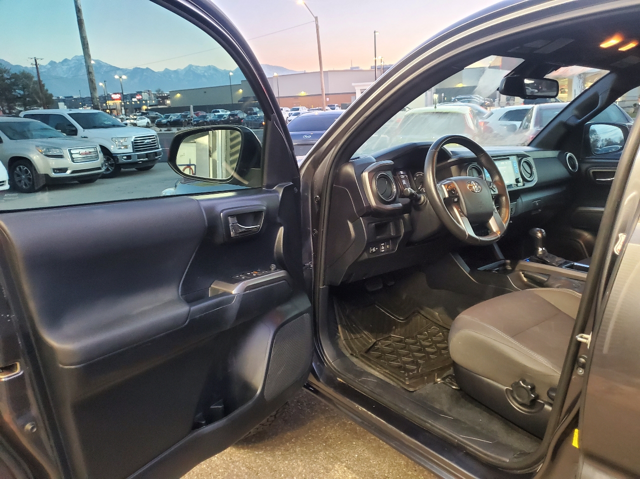 Toyota Tacoma 4WD TRD Off Road Double Cab 6' Bed AT (Natl) 2019