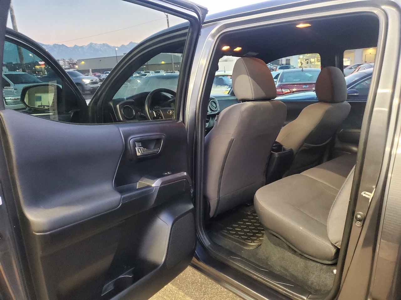 Toyota Tacoma 4WD TRD Off Road Double Cab 6' Bed AT (Natl) 2019