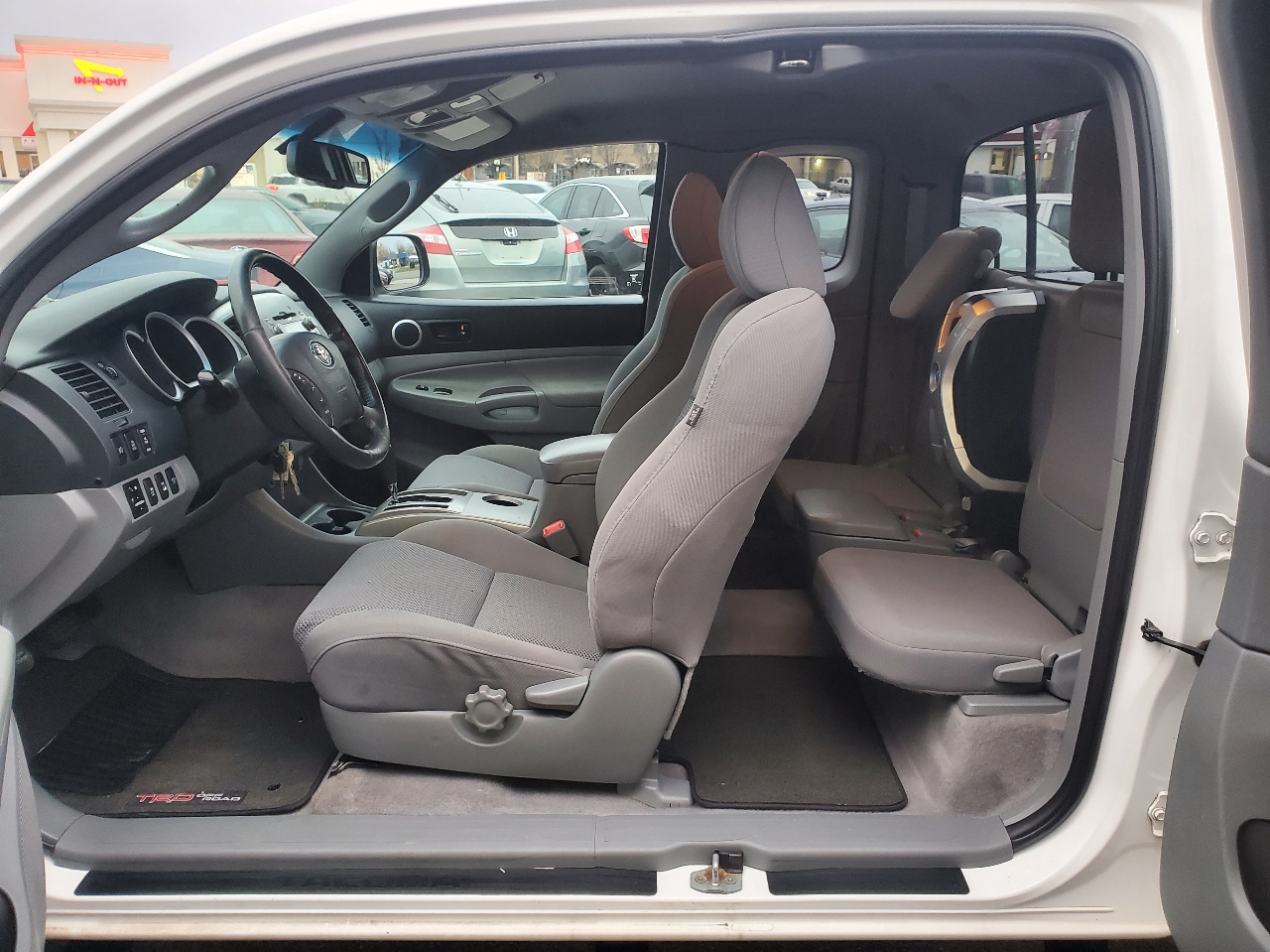 Toyota Tacoma 4WD Access V6 MT (Natl) 2011