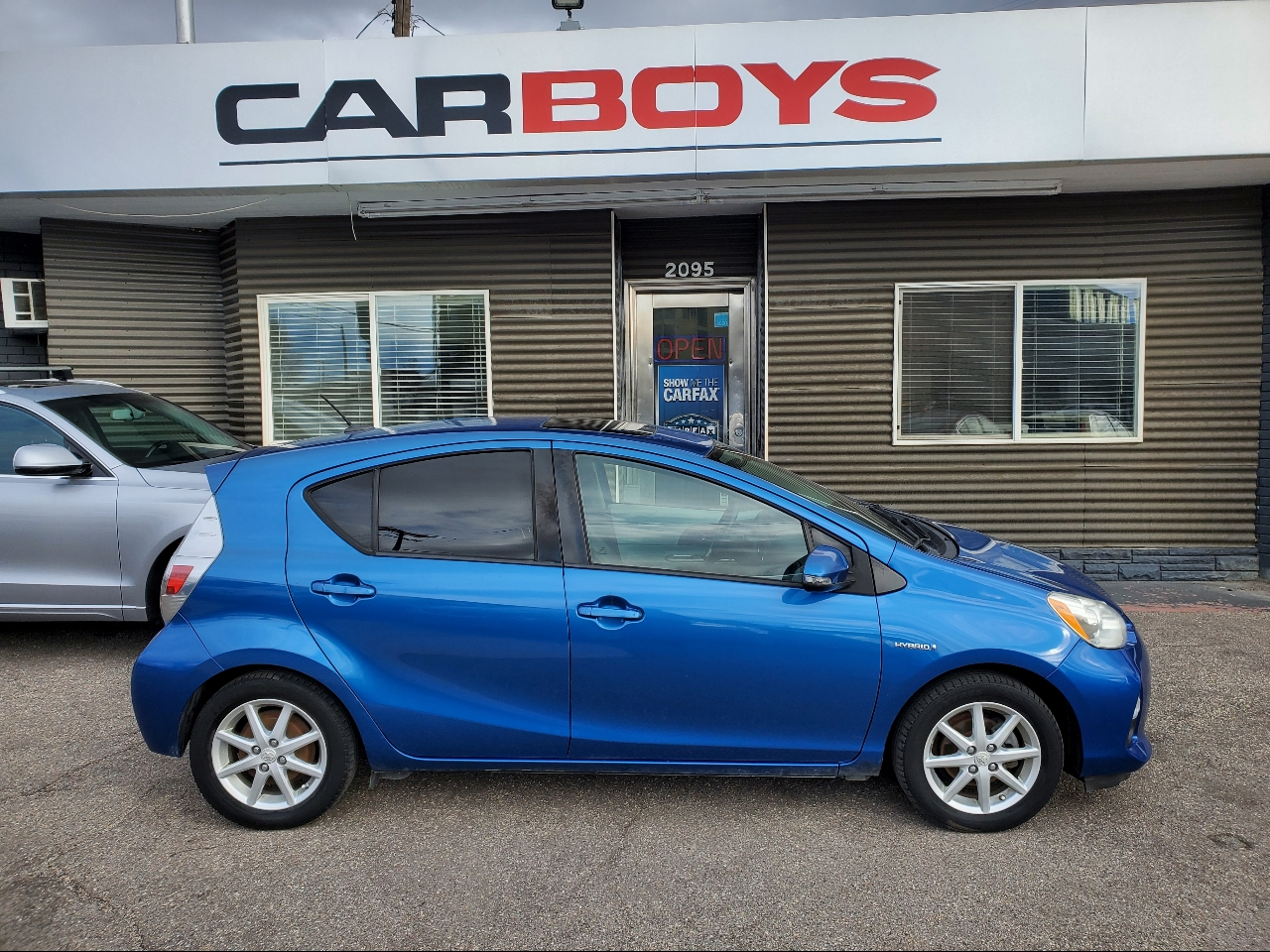 Toyota Prius c 5dr HB Four (Natl) 2012